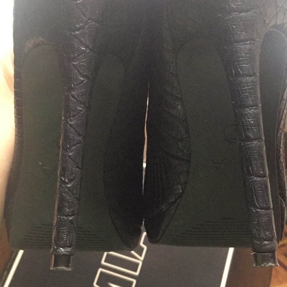 Black python 3.5” high heel - Picture 4 of 6
